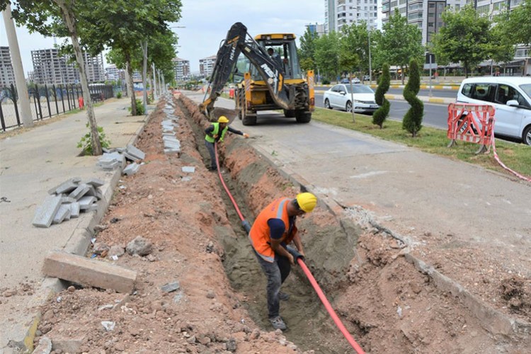 Dicle Elektrik, Diyarbakır'da elektrik şebekelerini güçlendiriyor