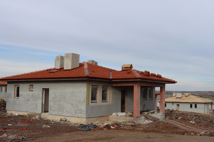 Şanlıurfa'da depremzedeler için yapılan köy konutları yükseliyor