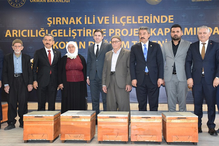 Şırnak'ta arı kovanı dağıtıldı