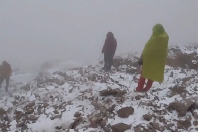 Cilo Dağı'na tırmanan dağcılar kara yağışına yakalandı
