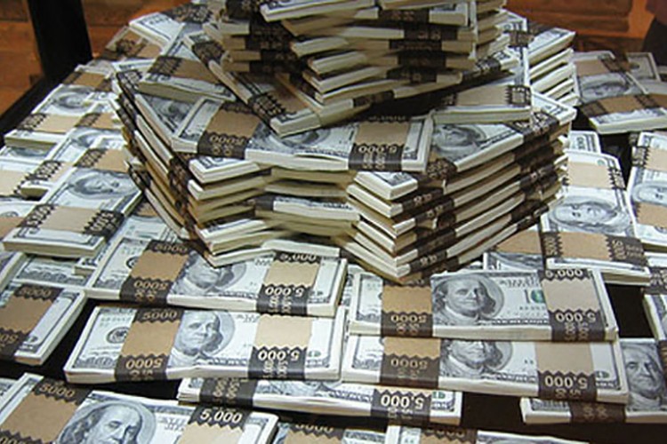 Rezervler 2.3 milyar dolar düştü