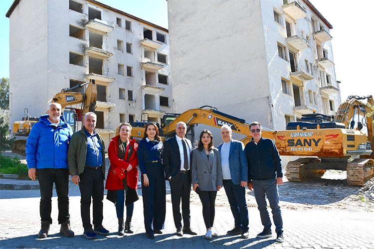 Turkmall'dan Karşıyaka'da Bin 100 Konutluk Kentsel Dönüşüm Hamlesi