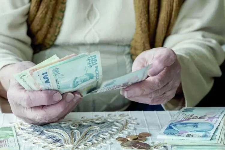 Emekli ikramiyesi ve maaşlar bugün yatırılmaya başlıyor