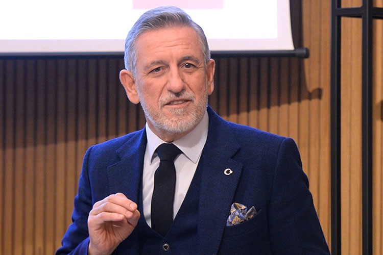 "Ticari kredi faizlerinde de düşüş bekliyoruz"