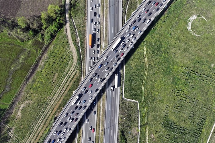 Trafiğe Mayıs'ta 232 bin 401 taşıtın kaydı yapıldı