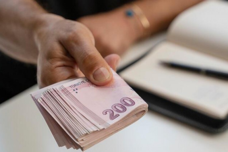 Kredi büyümesi hız kaybediyor