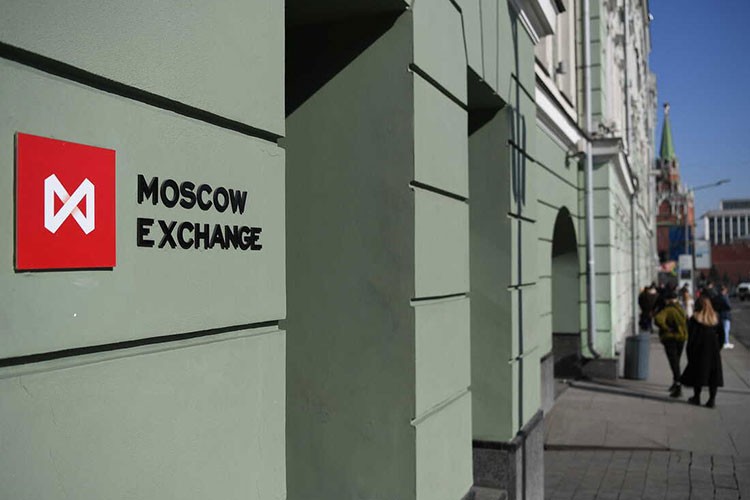 Rusya piyasaları İstanbul görüşmeleri öncesinde düşüşle açıldı