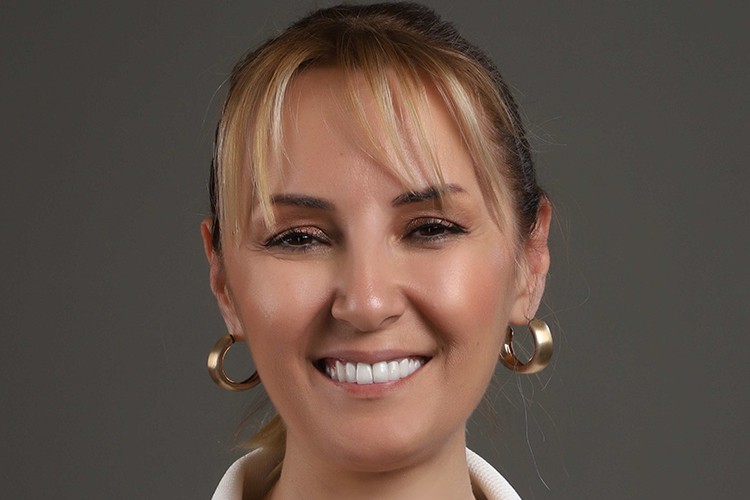 D Gayrimenkul'de bayrak değişimi