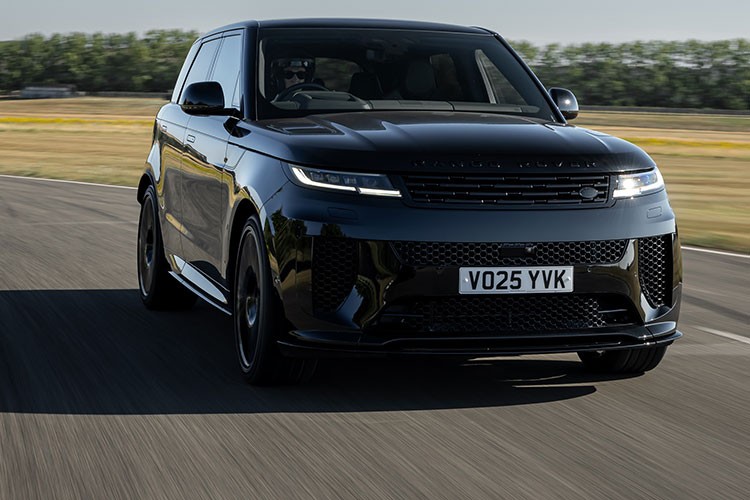 Range Rover, Defender, Discovery ve Jaguar rüzgarı