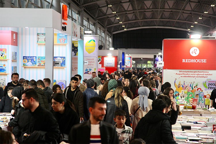 Bursa 22. Kitap Fuarı Yeni Yerinde, Büyük İlgiyle Kapılarını Açtı