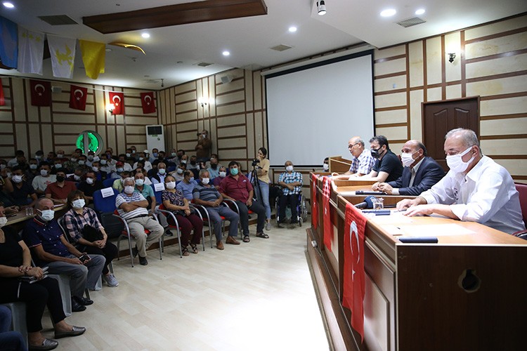 Mersin'de muz üreticilerinin sorunları masaya yatırıldı