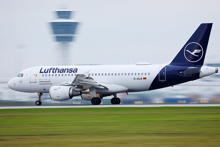 Lufthansa, bu yıl 8 bin kişiyi daha işe almayı planlıyor