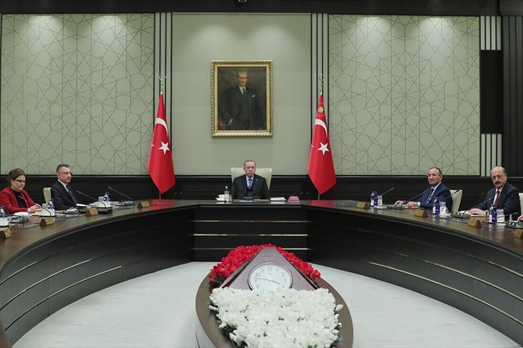 Hükümet bugün toplanıyor, gündem NATO ve ekonomi