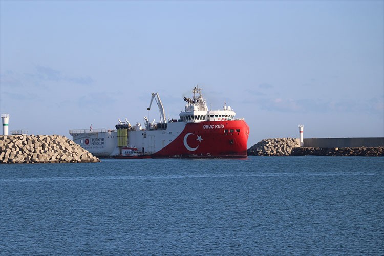 Oruç Reis Filyos Limanı'na demirledi