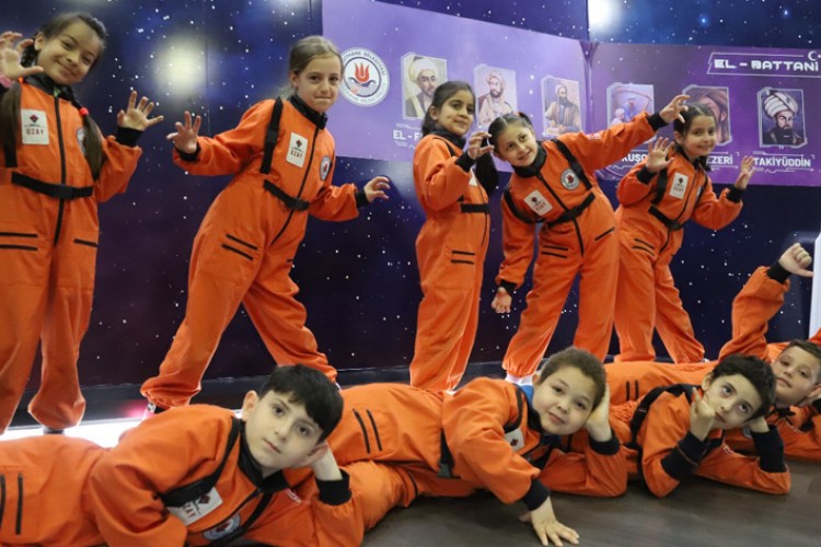 KÂĞITHANE'DE YENİ GÖKMENLER YETİŞİYOR