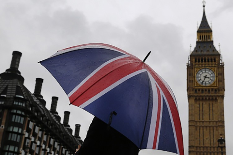 İngiltere'de hizmet sektörü ekim ayında daraldı