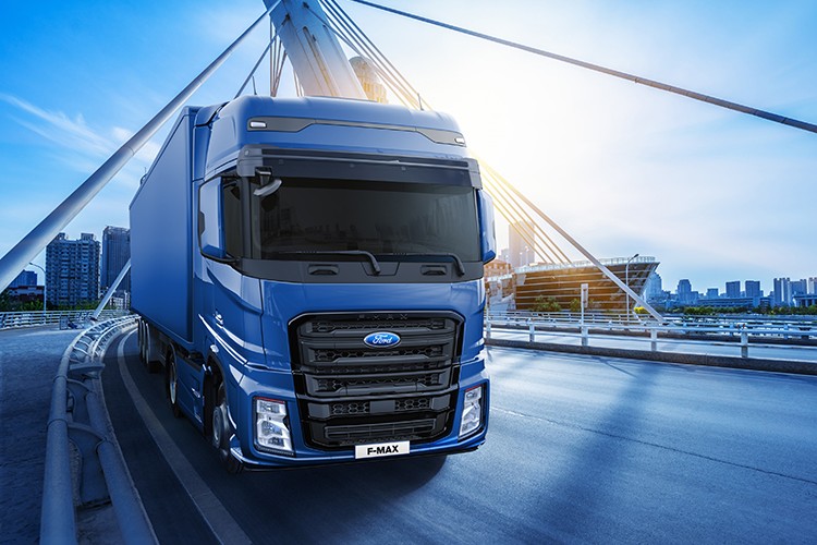 Lüksemburg pazarına adım attı