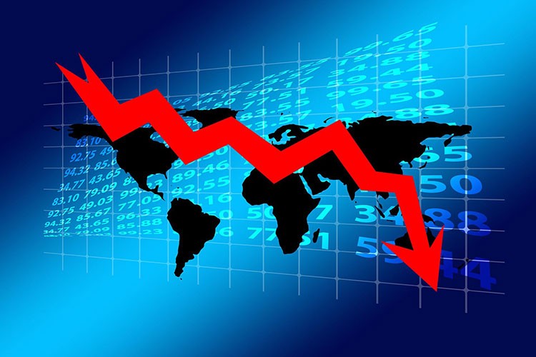 Ekonomiler belirsizlik kıskacında daralıyor