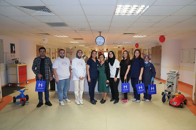 Lösemili Çocuklar Haftası'nda önemli ziyaretler