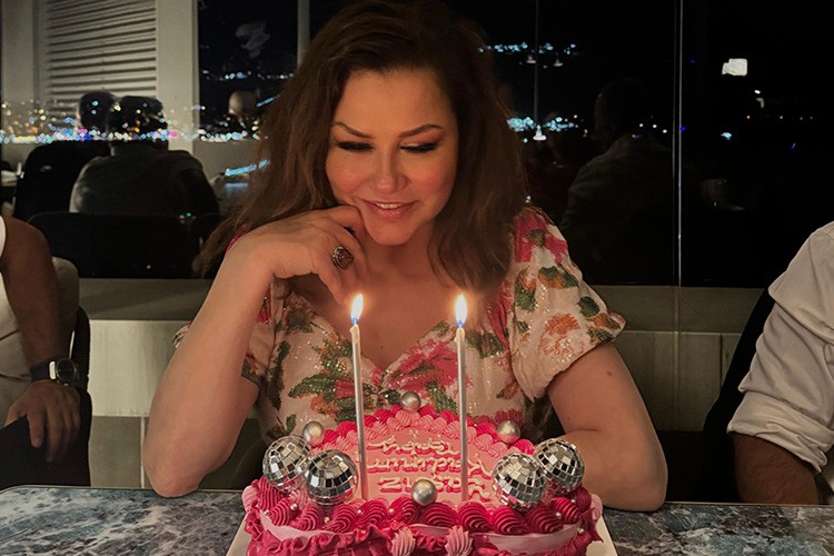 Deniz Seki'ye ekibinden sürpriz doğum günü kutlaması