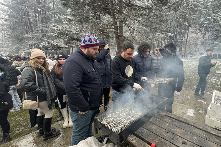 Abant Gölü Milli Parkı'nda hamsi festivali düzenlendi