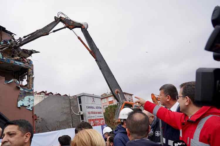 Nurcan Apartmanı'nın yıkımına tanıklık etti