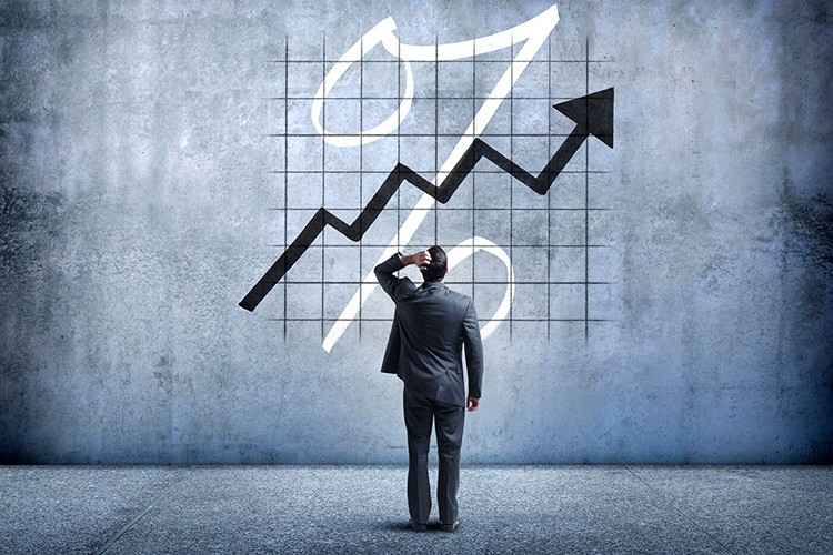 Yüksek enflasyonda faiz indirme savaşı