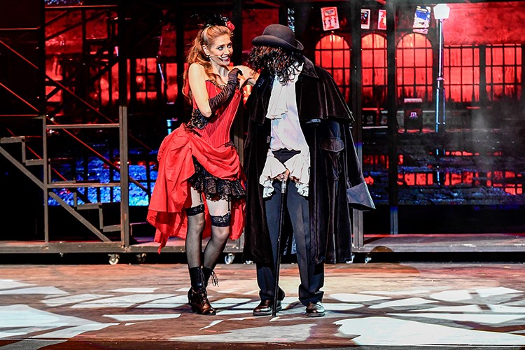 Jekyll and Hyde Ege turnesine çıktı