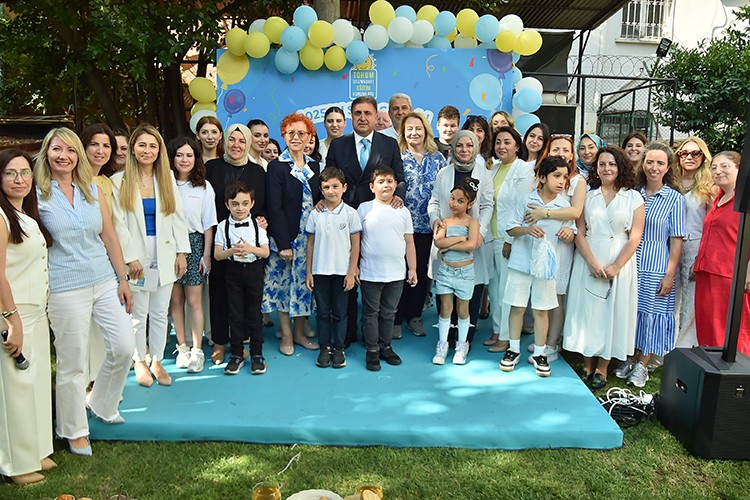 Büyük emekle hazırlanan öğrenciler tüm izleyenleri gururlandırdı