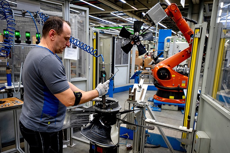 Almanya'da sanayi üretimi beklentinin üzerinde arttı