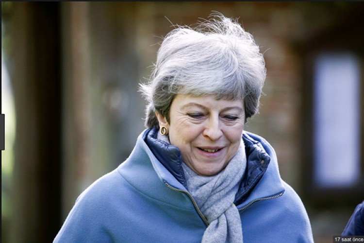 Theresa May istifa yolunda