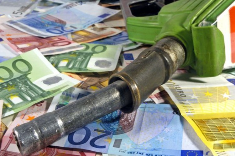 OPEC petrol fiyatlarını neden düşürmüyor?