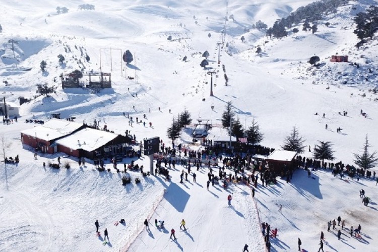 Spor tutkunları için kayak merkezlerini araştırdı