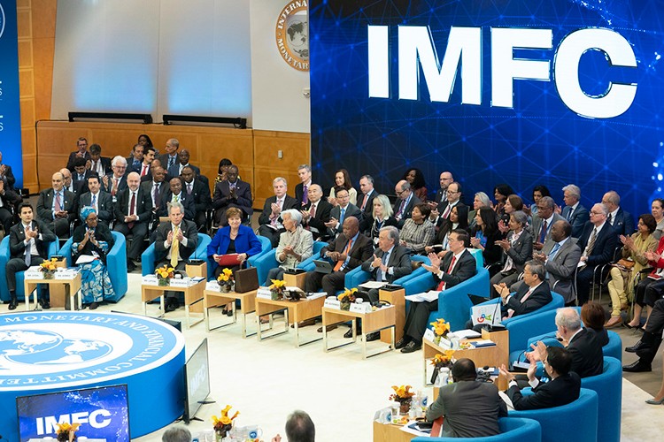 "Para politikası destekleyici kalmalı"