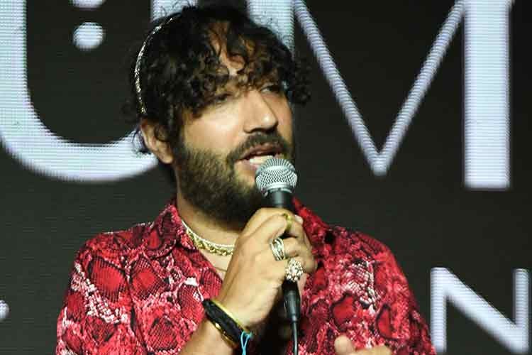 "Kaş yaparken göz çıkarmayın