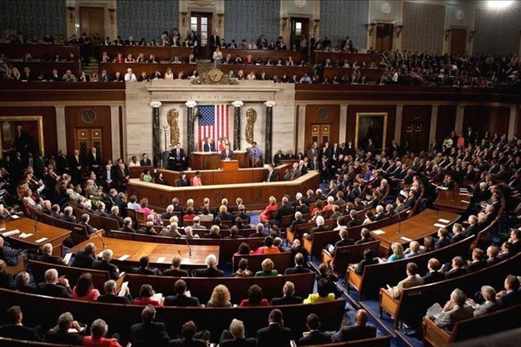 Trump'ın "vergi indirimi" tasarısı Senato'dan geçti