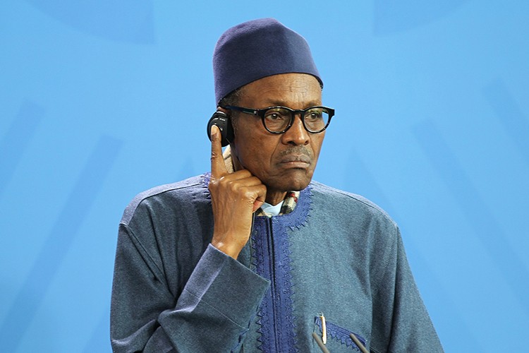 Nijerya hükümeti, yakıt sübvansiyonunun kaldırılmasını askıya aldı