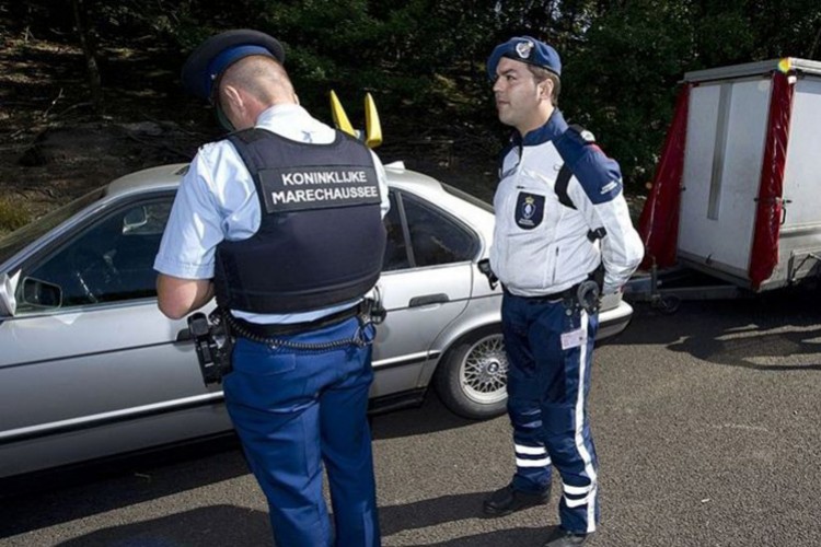 Aşı sertifikası göstermeyene 95 Euro ceza