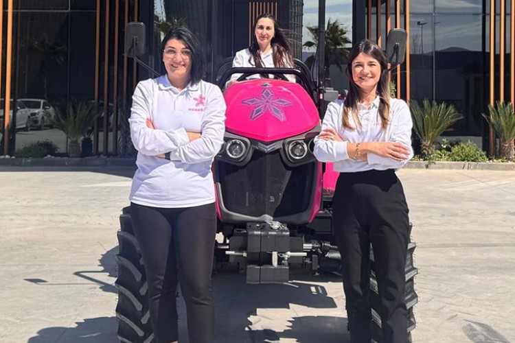 Hanasaka Traktör ile Genç Nesiller Tarımla Buluşuyor