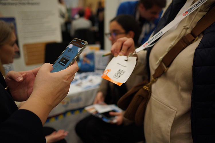 Yılda 150 bin genç eğitim için yurt dışına gidiyor