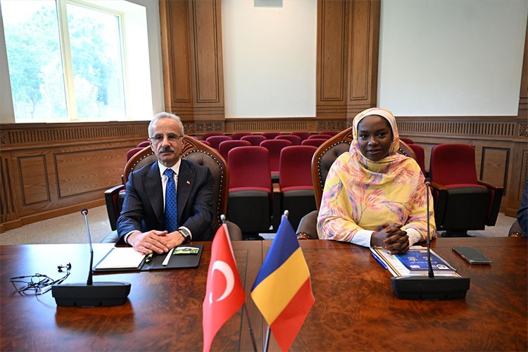 Bakan Uraloğlu, Çad Ulaştırma ve Sivil Havacılık Bakanı Weddeye ile görüştü