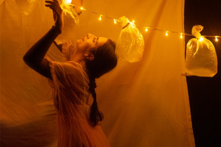 MASALIN BÜYÜSÜ VE GERÇEKLİĞİ ENDLESS ART TAKSİM'DE SAHNEYE TAŞINDI