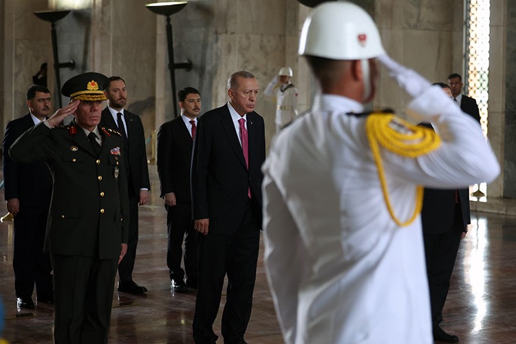 Cumhurbaşkanı Erdoğan yemin edip göreve başladı