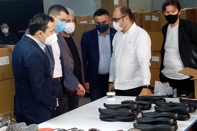 Türkiye Ayakkabı Sanayicileri Derneği'nden Dünya Devi Nike'a Çağrı!