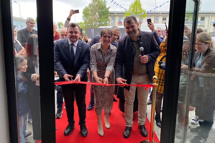 Paris, Libya ve Çanakkale mağazalarının açılışını yaptı