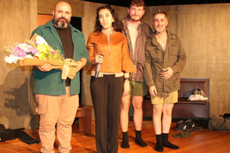 'HİÇ KİMSENİN ÖYKÜSÜ' ADLI TİYATRO OYUNU KARTAL'DA SAHNELENDİ