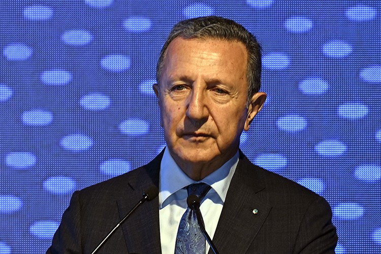 Erdal Eren: Vietnam ve Filipinler'den işçi getiriyoruz