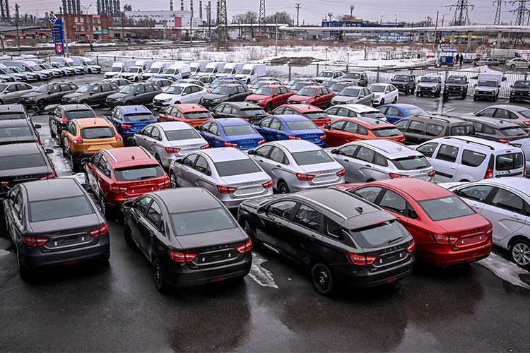 Rusya'da yeni otomobil satışları geçen yıl yüzde 48 arttı