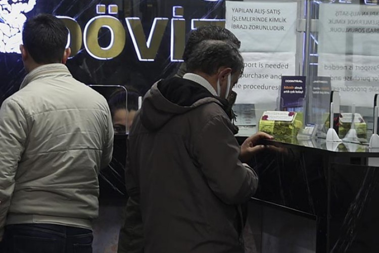 Dolar 28.55'ten açıldı