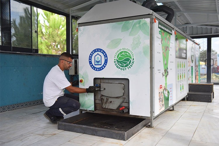 Bursa'da pazar atıkları gübreye dönüştürülüyor